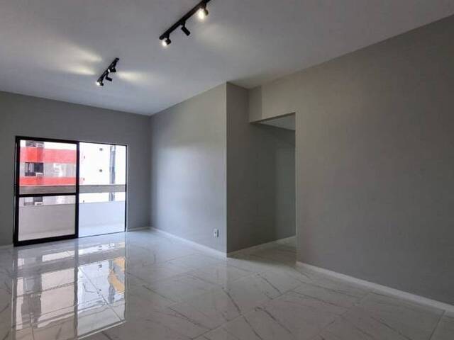 Apartamento para Venda em Salvador - 2