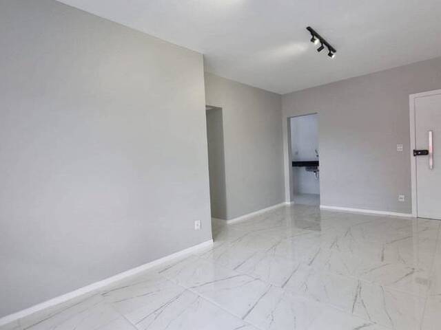 Apartamento para Venda em Salvador - 4