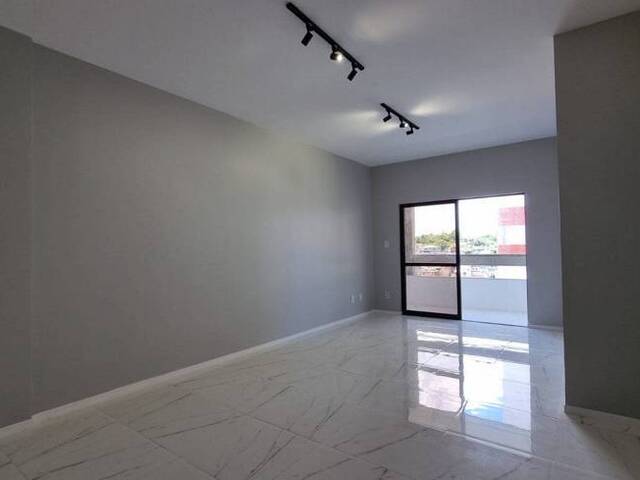 Apartamento para Venda em Salvador - 3