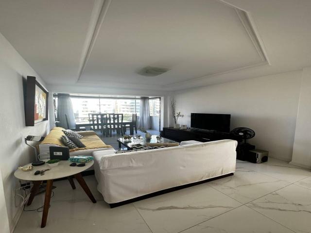 Apartamento para Venda em Salvador - 2
