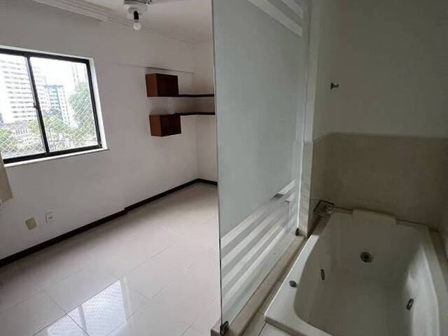 #227 - Apartamento para Venda em Salvador - BA