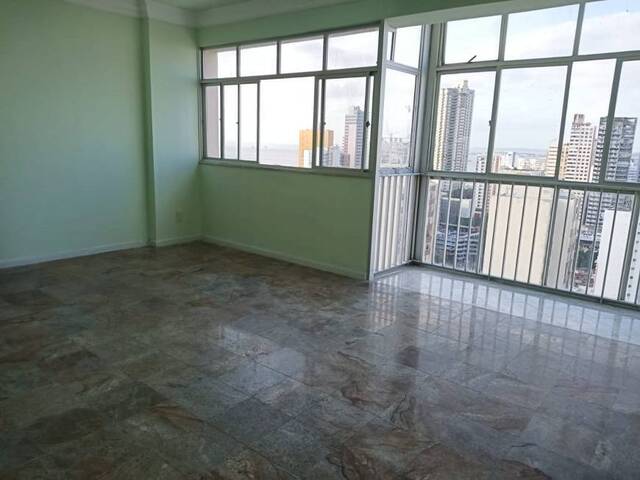 Apartamento para Venda em Salvador - 2