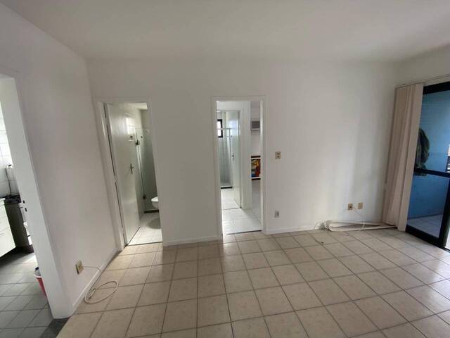 Apartamento para Venda em Salvador - 3